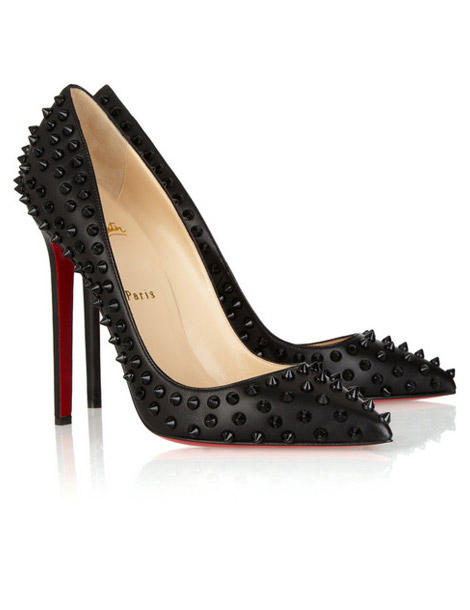 Les escarpins cloutées de Louboutin.