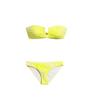 Le bikini jaune la couleur de l'été.